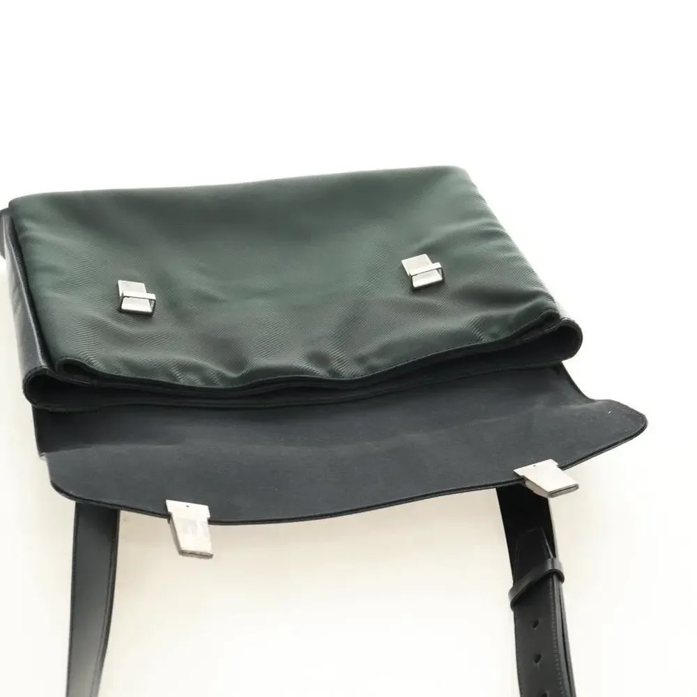 Louis Vuitton Taiga Saratov GM Shoulder Bag Black